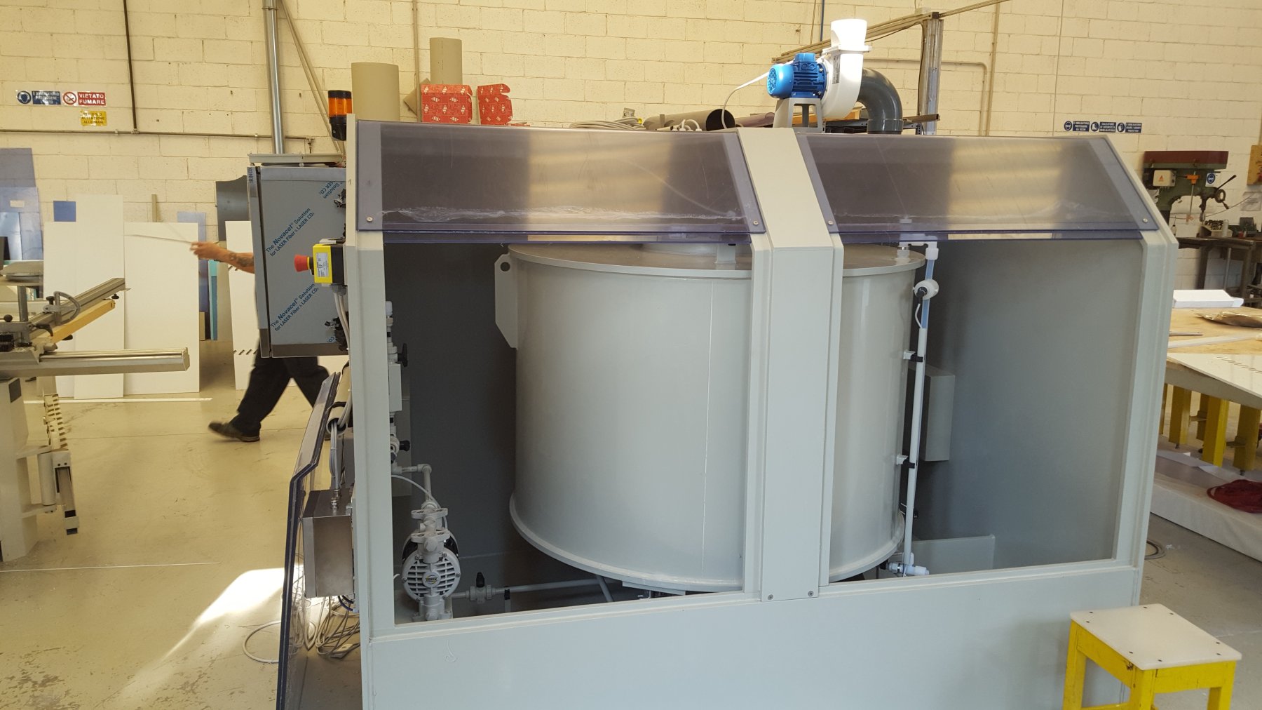 Modulo di dosaggio con tank e pompa Modulo di dosaggio chimici con tank di stoccaggio in PP e pompa a membrana